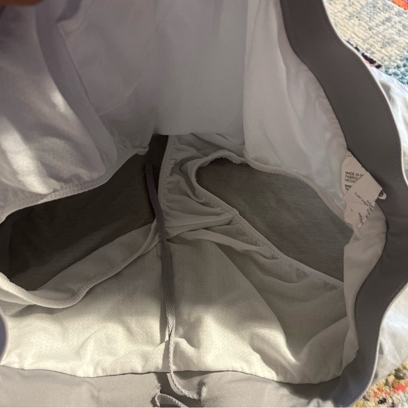 Underarmour women’s shorts size XL - Picture 6 of 6